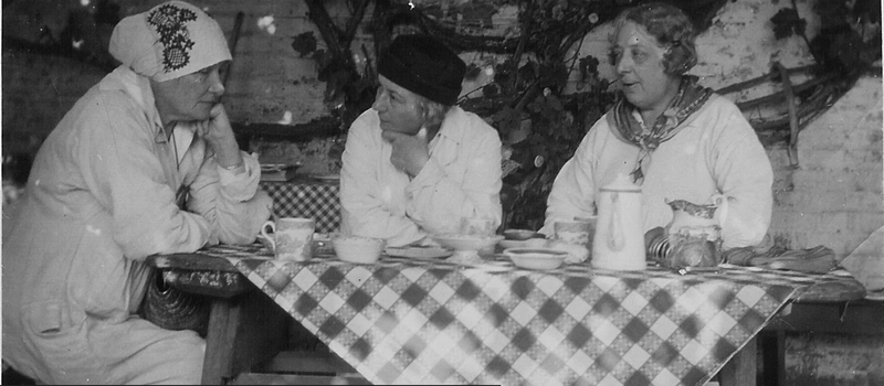 Edith 'Edy' Craig, Clare 'Tony' Atwood and Chris St John at Smallhythe Place | © National Trust Images